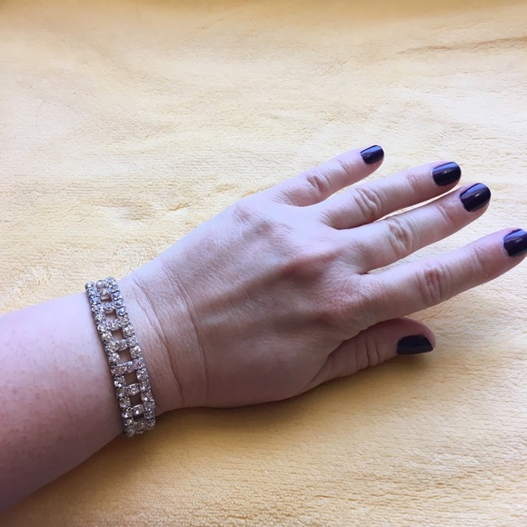 Stretchy rhinestone bracelet - Picture 2 of 7